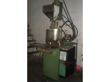 二手標準型立式注塑機 德寶注塑機