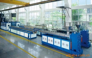 供應(yīng)PVC 單層波浪板/梯形板擠出生產(chǎn)線，成坤是您理想的選擇！