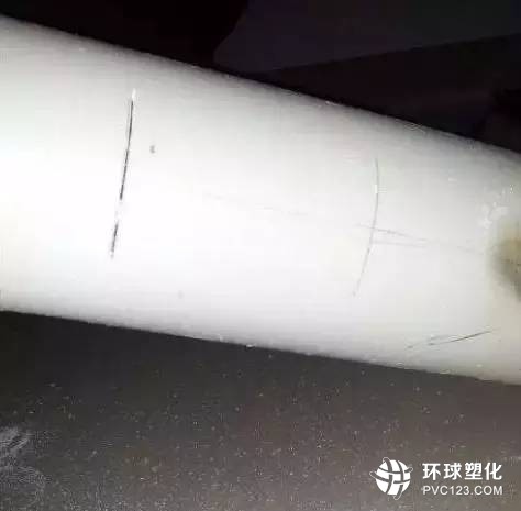 牛人巧用PVC管種菜，供一家人吃，太省錢了！ 
