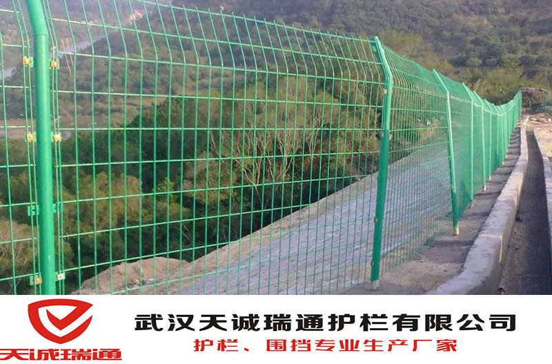天誠瑞通護(hù)欄網(wǎng)